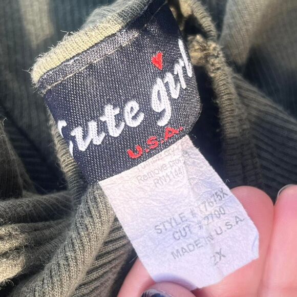 Y2k Baby Tee with Army Print Size 1X/2X  Embellished - Picture 8 of 8